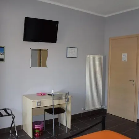 Bed & Breakfast Il Pettirosso Pollino 3*